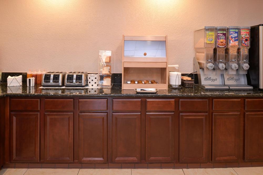 Ramada By Wyndham Grand Junction Hotell Eksteriør bilde